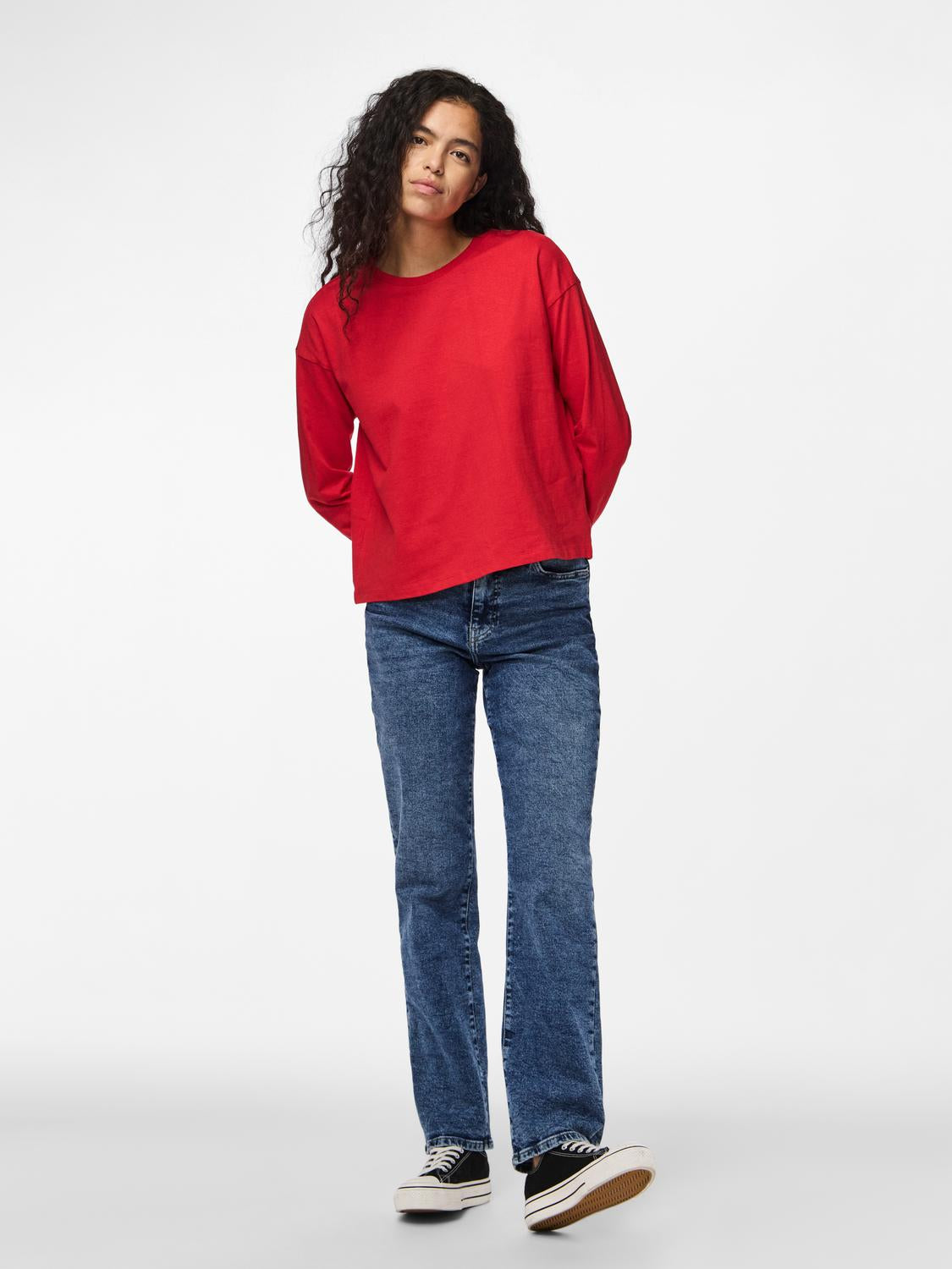 model_shot-front_full